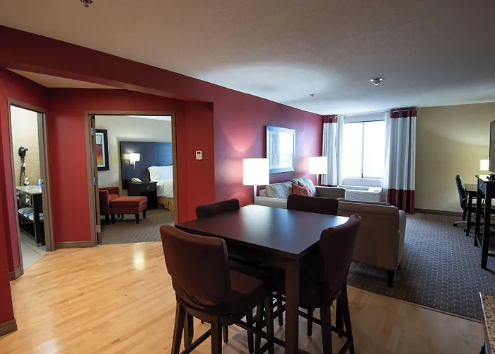 Holiday Inn Express Hotel & Suites Chatham South By Ihg