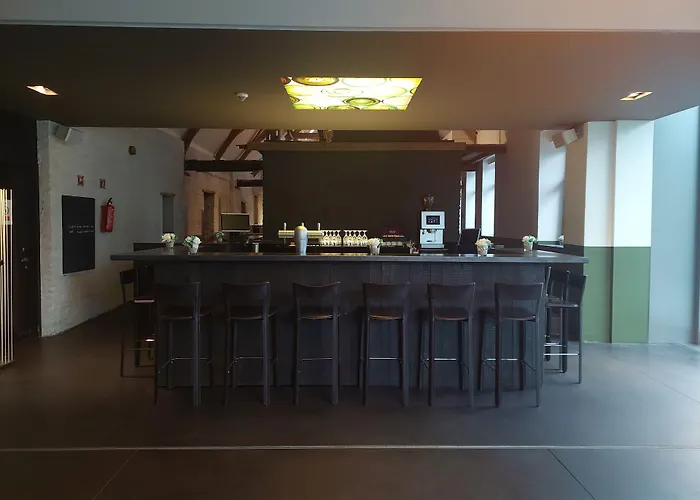 D-Hotel