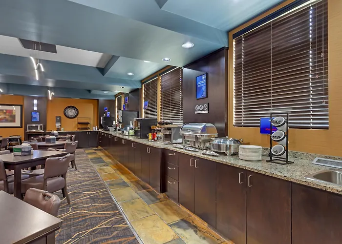 Best Western Bonnyville Inn & Suites
