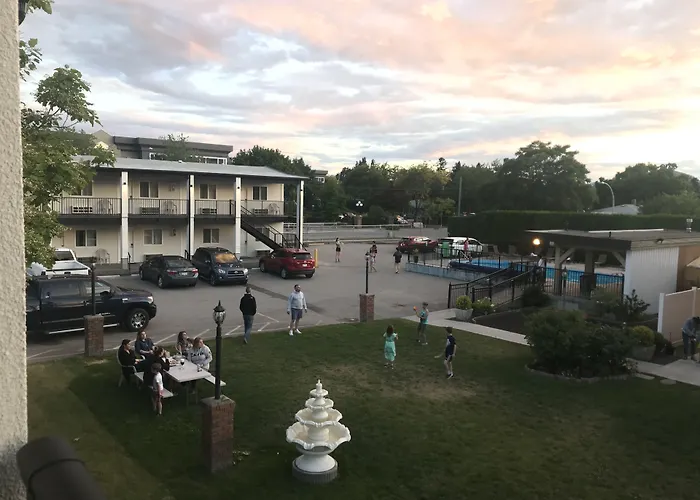 Oasis Inn