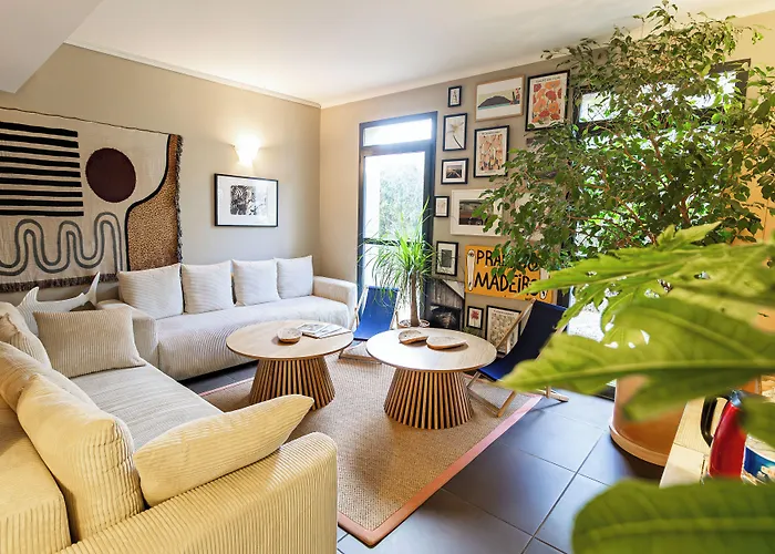Hotel Les Jardins Du Canal - Piscine Chauffee A 28 Degres - Parking Gratuit - Garage - Bornes Electriques - Accueil Velos Et Motos - Kids Friendly-Solaire Ecoresponsable
