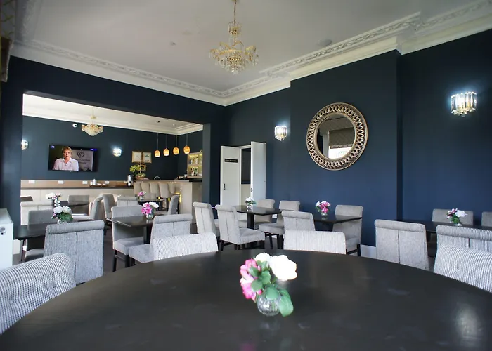 Applewood Hotel