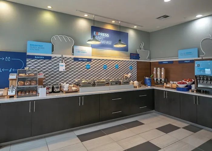 Holiday Inn Express & Suites N Waco Area - West By Ihg