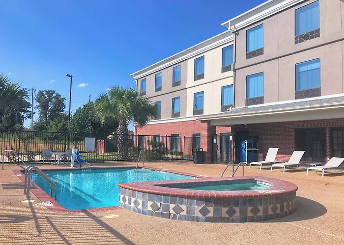 Holiday Inn Express Hotel & Suites Hearne, An Ihg Hotel