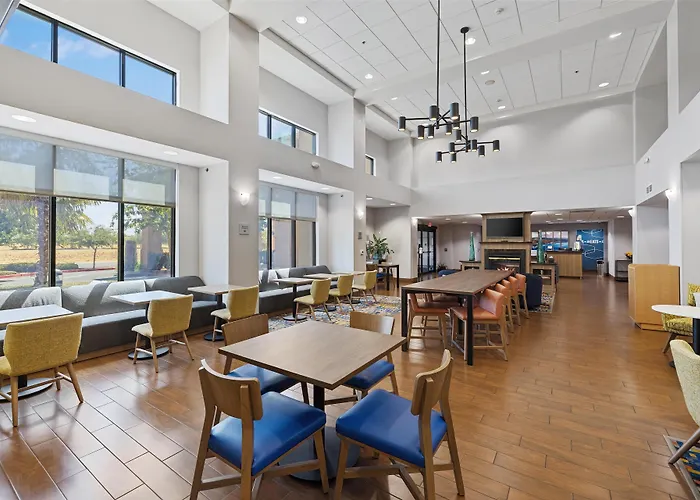 Hampton Inn & Suites Madera