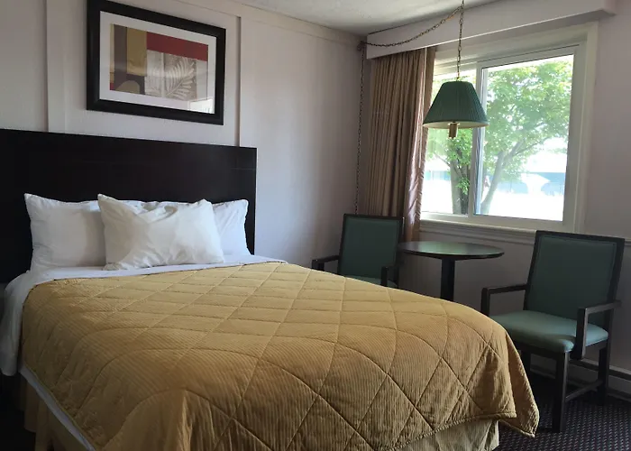 Country Squire Motel