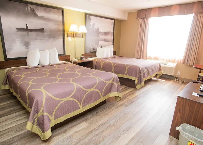 Super 8 By Wyndham Mississauga