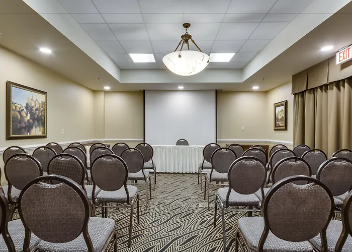 Monte Carlo Inn Vaughan Suites