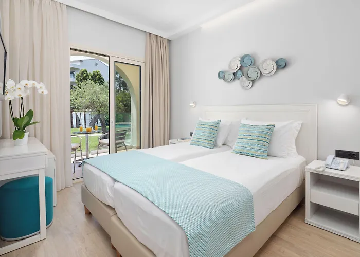 Delfinia Hotel