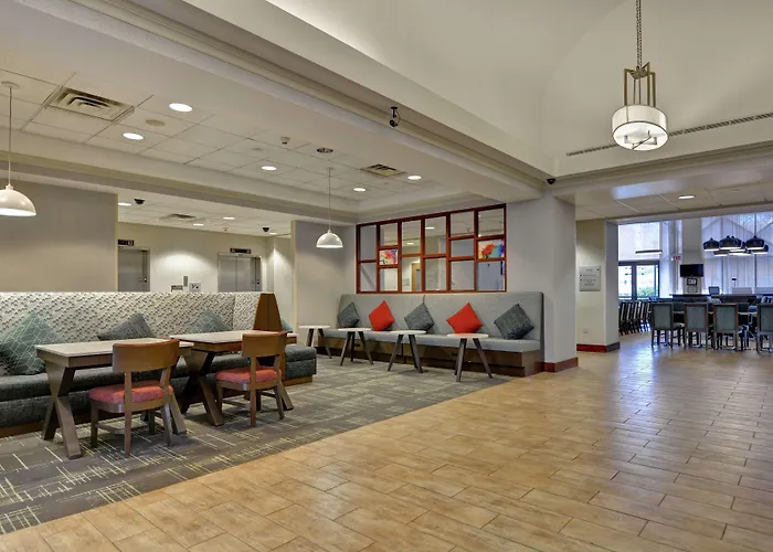Hampton Inn&Suites Newark-Harrison-Riverwalk