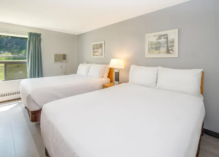 Coast Hinton Hotel
