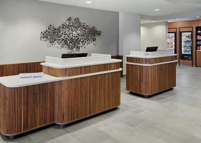 Courtyard By Marriott Kansas City Shawnee