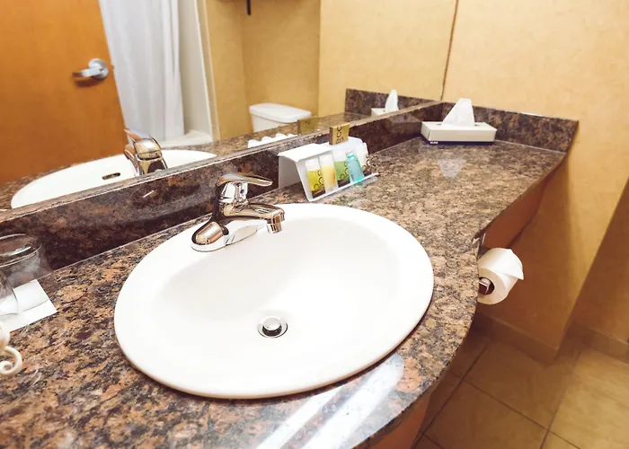 Rosslyn Inn & Suites, Surestay Collection By Best Western