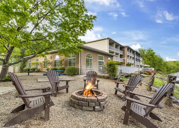 Best Western Plus River Escape Sylva / Dillsboro