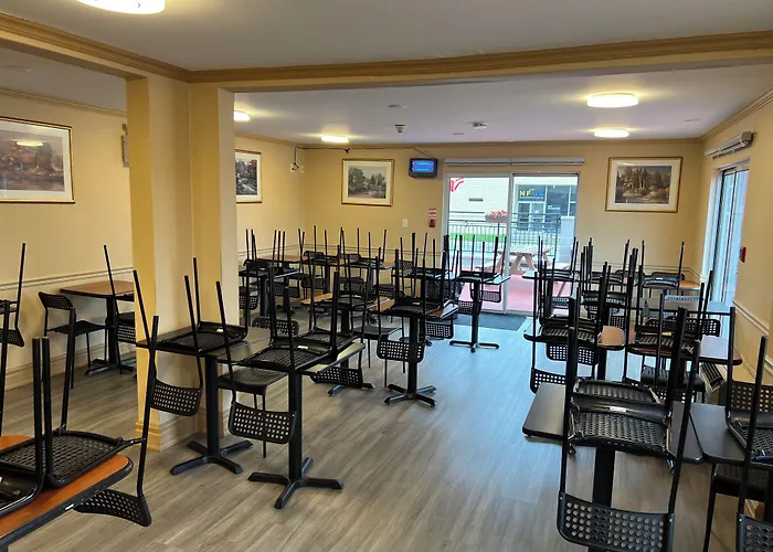 The Glengate Hotel & Suites