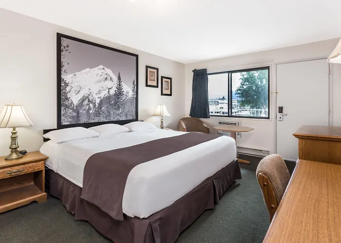 Super 8 By Wyndham Kelowna Bc