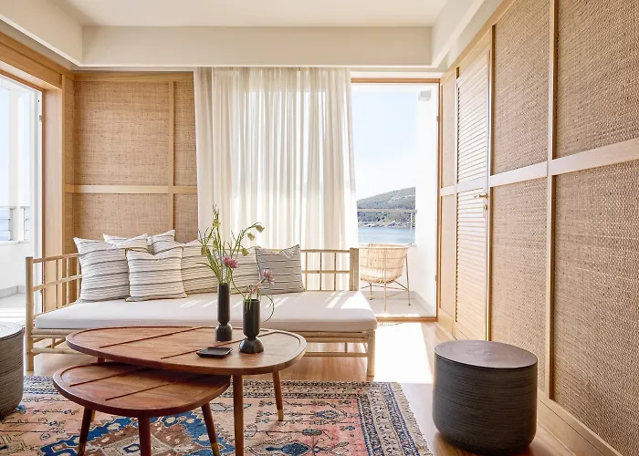 Lucy Hotel