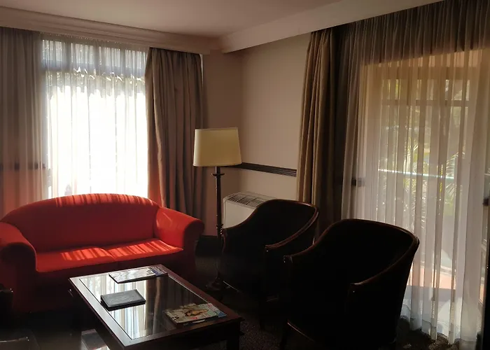Court Classique Suite Hotel
