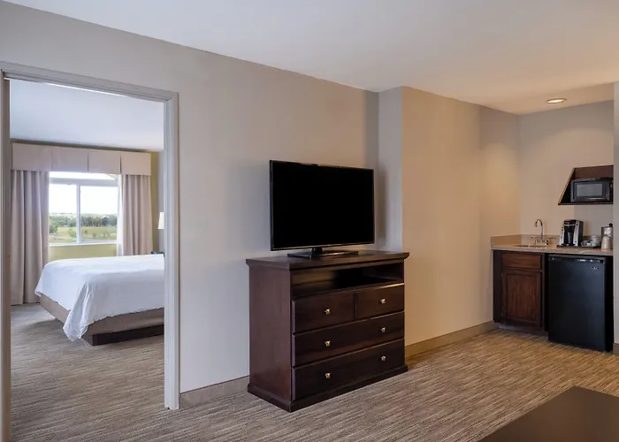 Holiday Inn Express & Suites Chicago-Libertyville By Ihg