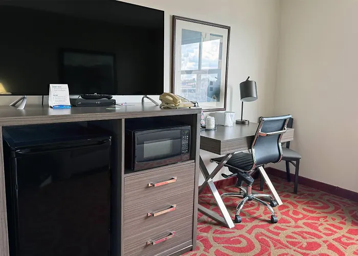 Ramada By Wyndham Sherwood Park