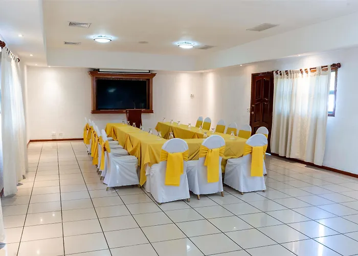 Best Western Las Mercedes Airport