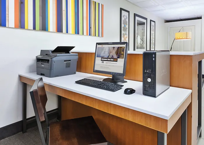 Holiday Inn Express And Suites Three Rivers By Ihg