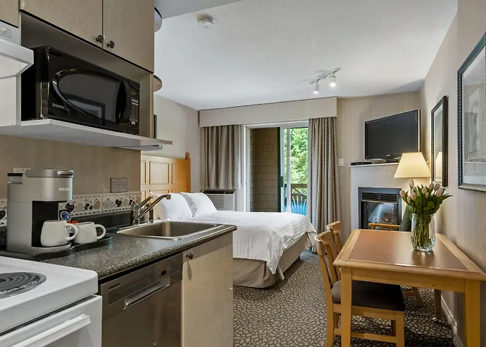 Pinnacle Hotel Whistler