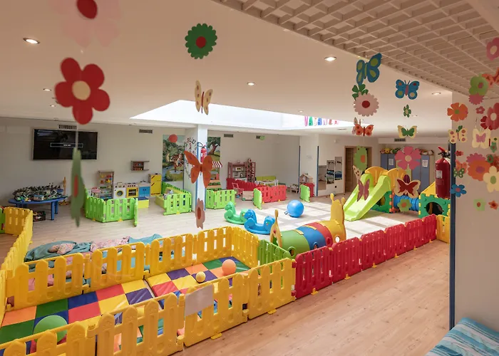 Alpholiday Dolomiti Wellness & Family Hotel