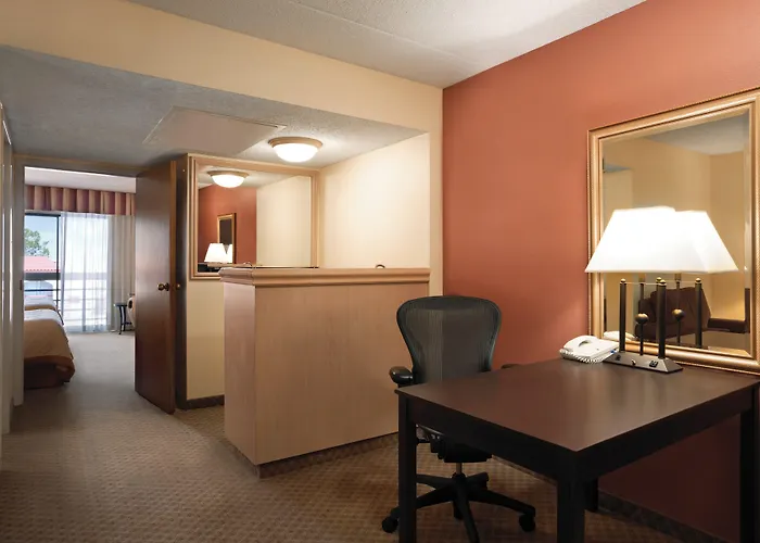 Wyndham El Paso Airport And Water Park
