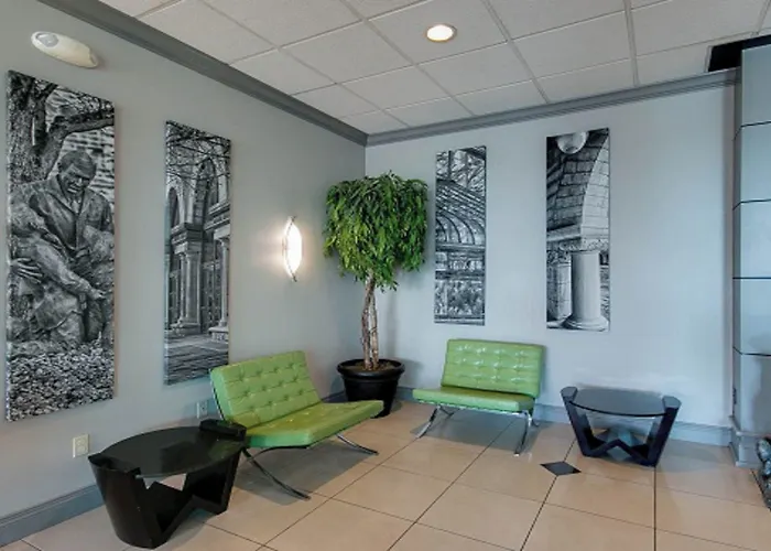 Holiday Inn At The Campus By Ihg