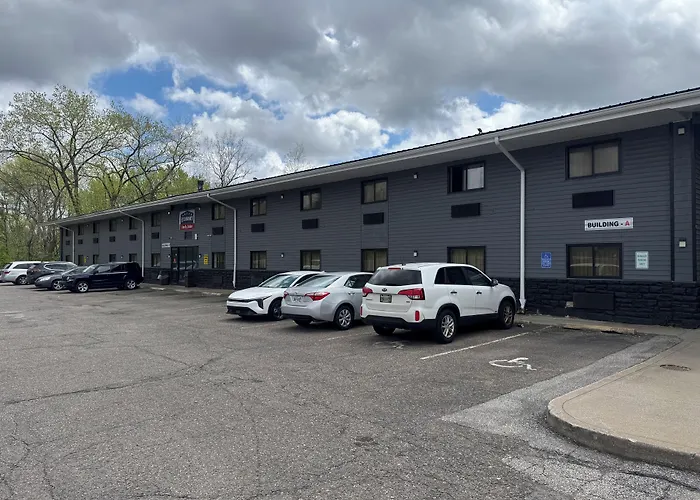 Economy Inn North Randall