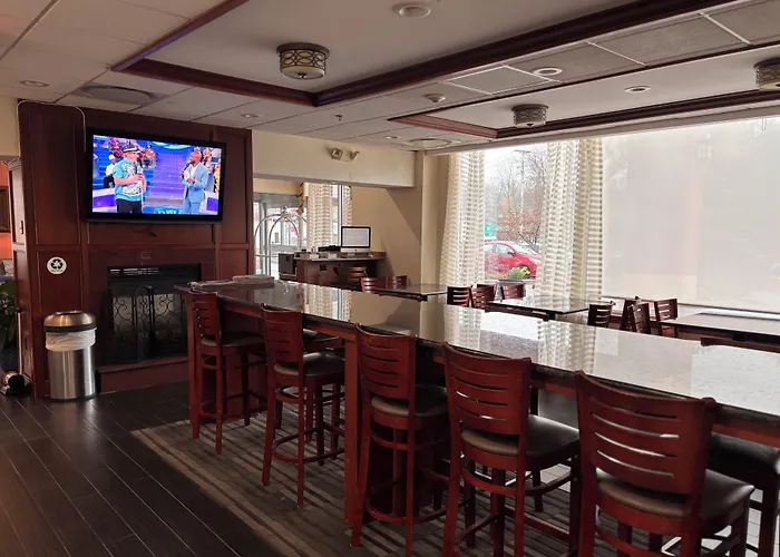 Clarion Hotel & Suites Hamden-New Haven