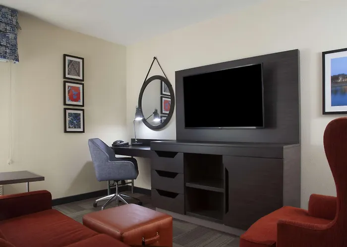 Hampton Inn Charleston-Southridge