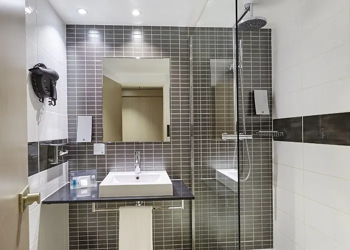 Holiday Inn Toulon City Centre By Ihg