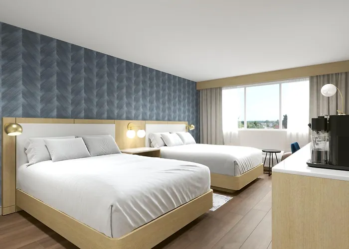 Hotel Kelowna & Conference Centre