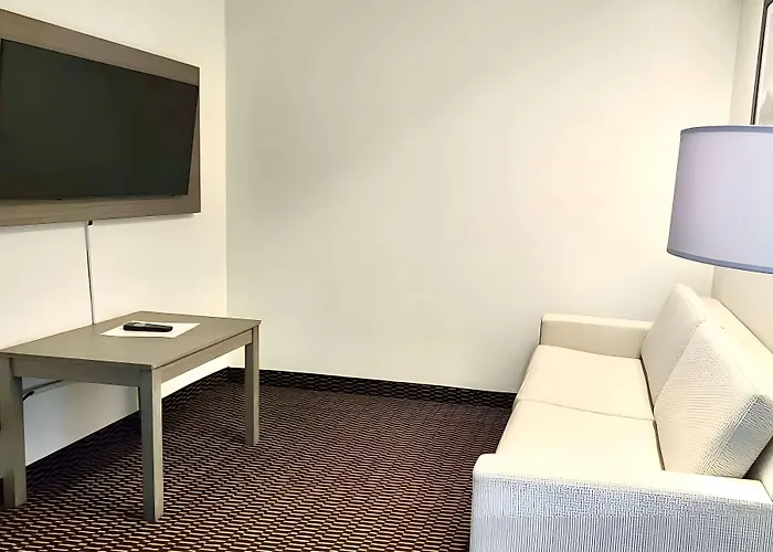 Ramada By Wyndham Columbia