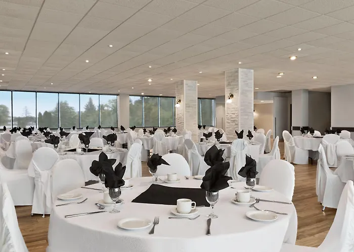 Ramada By Wyndham Belleville Harbourview Conference Center