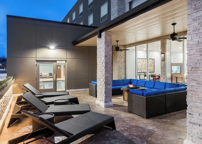 Holiday Inn Express & Suites West Plains Southwest By Ihg