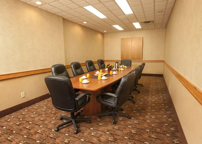 Travelodge Hotel By Wyndham Saskatoon
