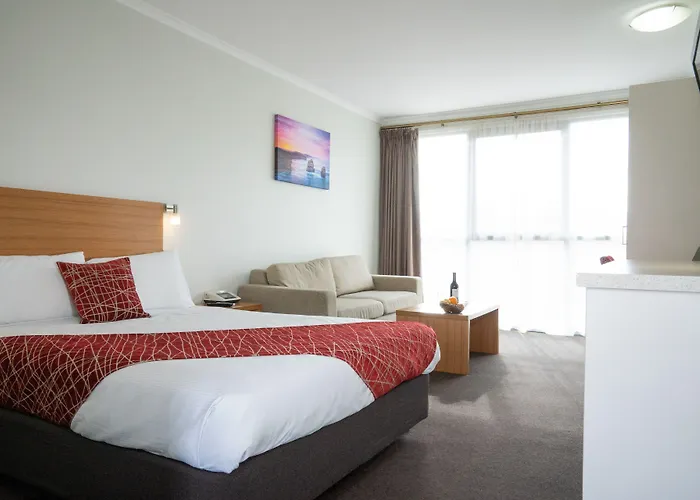 Admiralty Inn