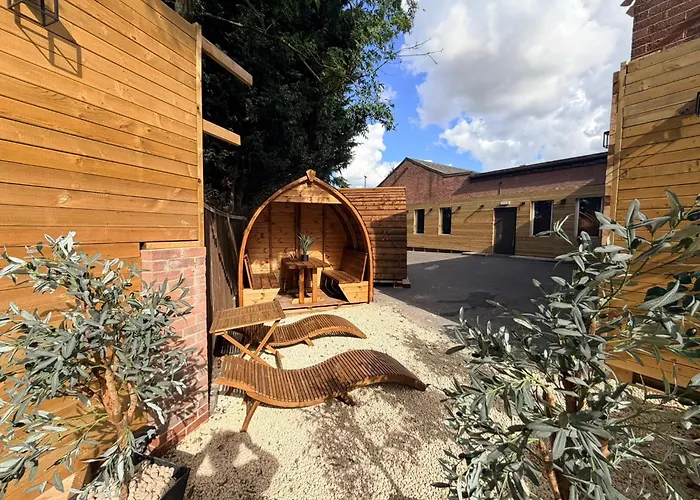 Consort Hotel, Urban Spa & Glamping Pods