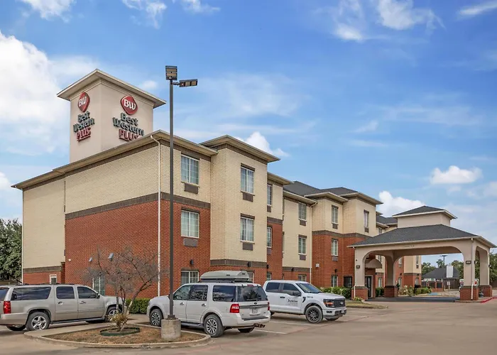 Best Western Plus Lake Dallas Inn & Suites