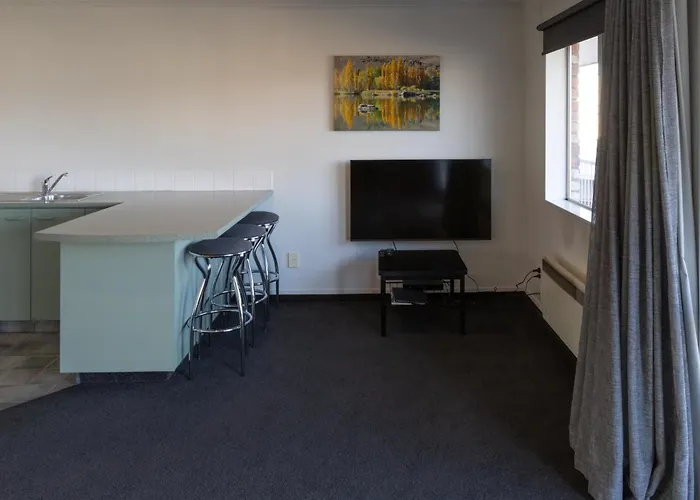 Alexandra Heights Motel