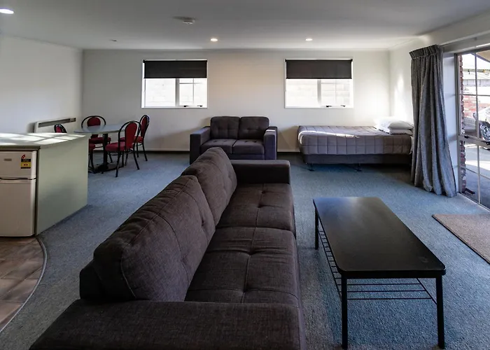 Alexandra Heights Motel