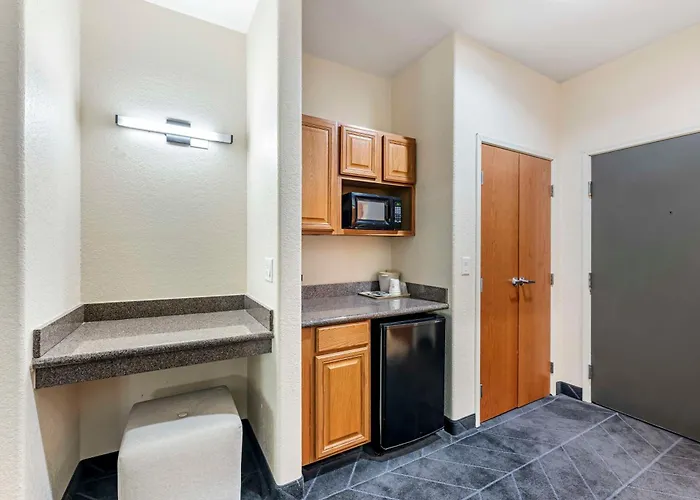 Best Western Lubbock West Inn & Suites