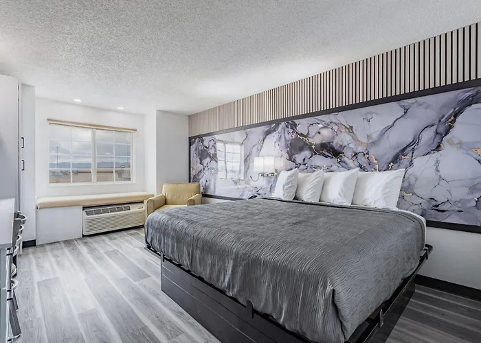Western Skies Inn & Suites