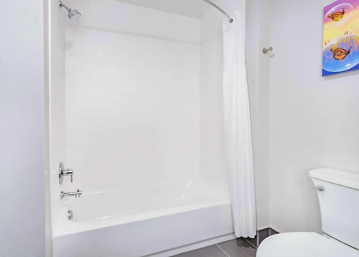 Laquinta Suites By Wyndham South Bend Notre Dame Area