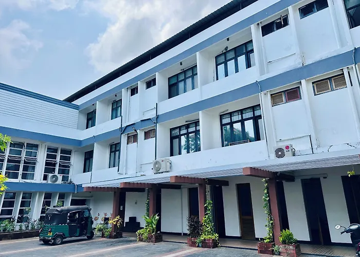 Subhas Tourist Hotel