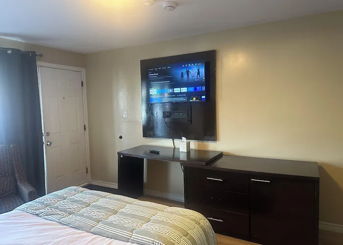 American Plaza Motel