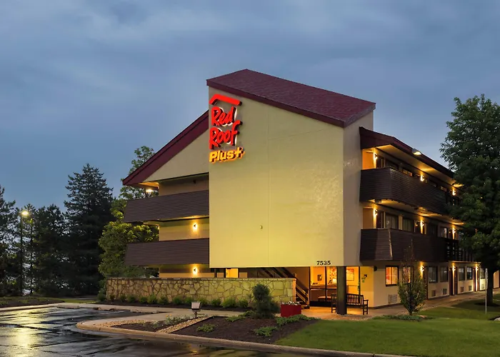 Red Roof Inn Plus+ Chicago - Willowbrook